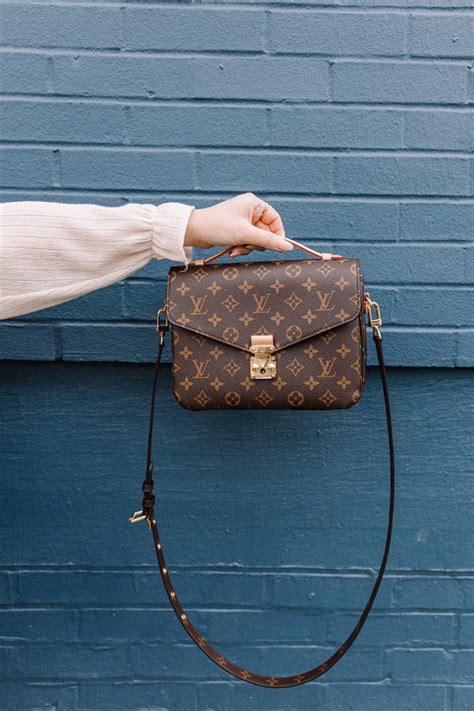 como saber si un bolso louis vuitton es original|louis vuitton neverfull.